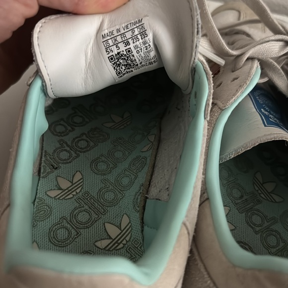 Adidas Sambas Grey and Pink with teal soles - Size 5.5 - Picture 4 of 5